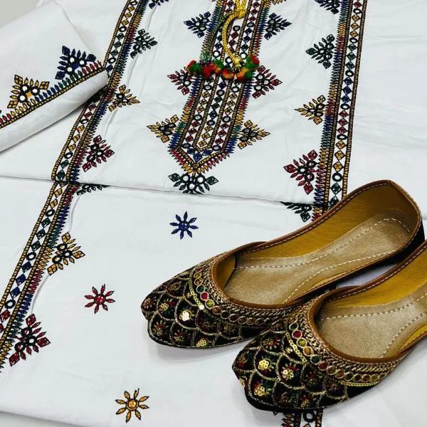White Lawn Embroidered 2-Piece Suit with Khussas